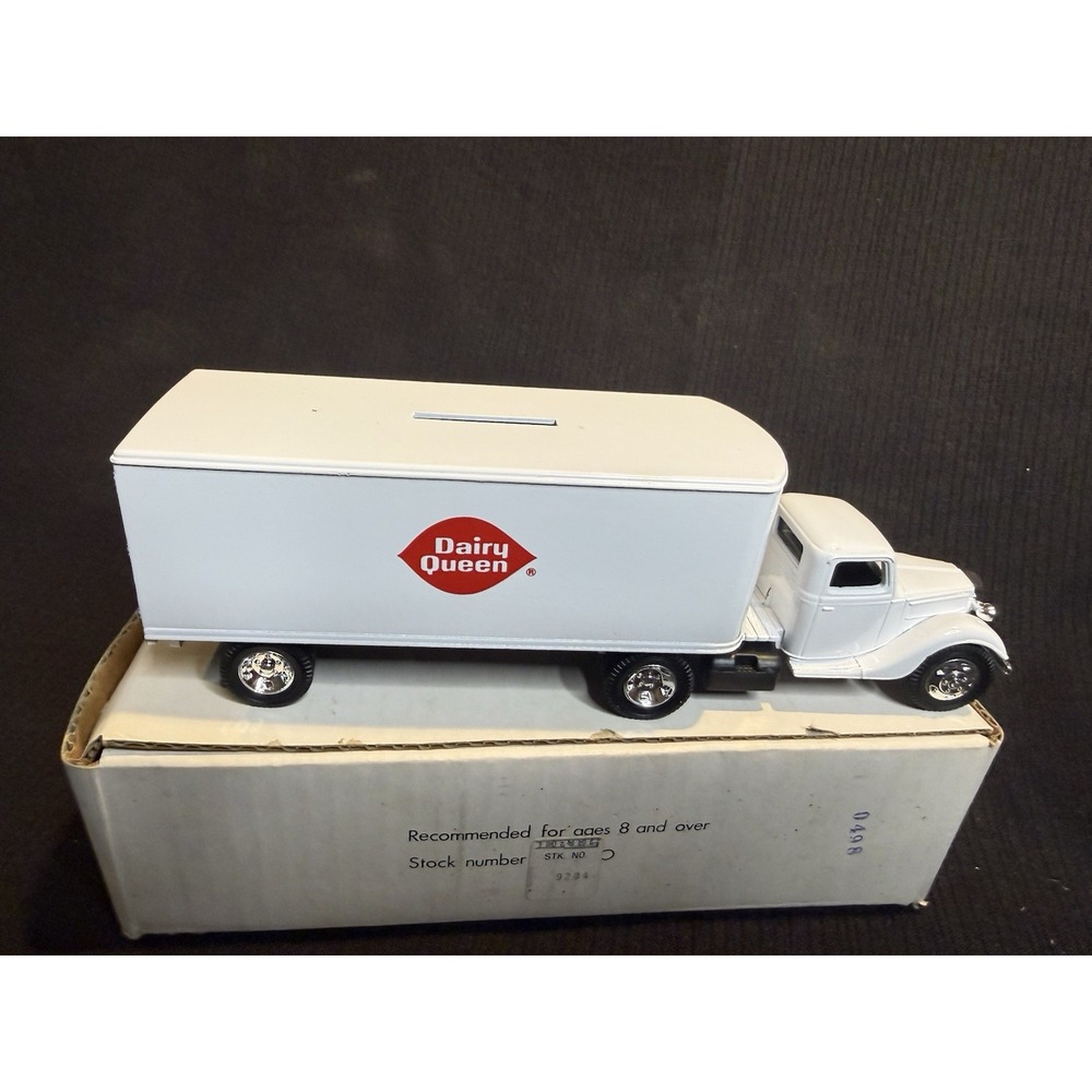 Ertl 1937 Ford Semi Tractor Trailer Dairy Queen Coin Bank 1:64 Scale 1988